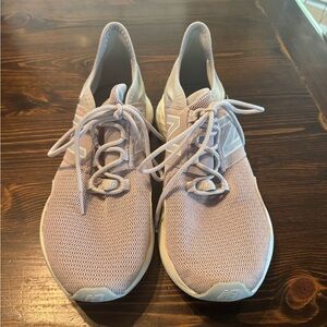 New Balance Roav Women's Light Purple Athletic Shoes